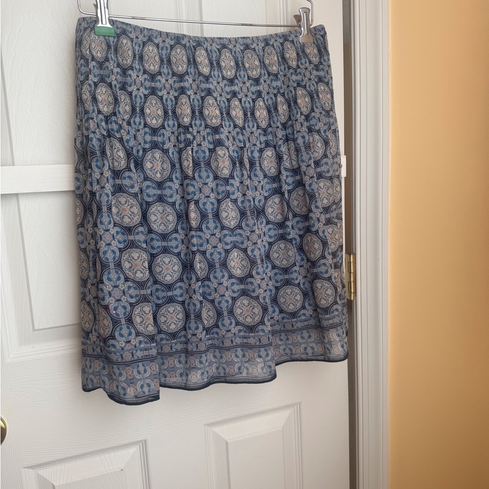 Max Studio Blue and Gray Patterned Georgette Lined Skater Skirt, SZ Medium.